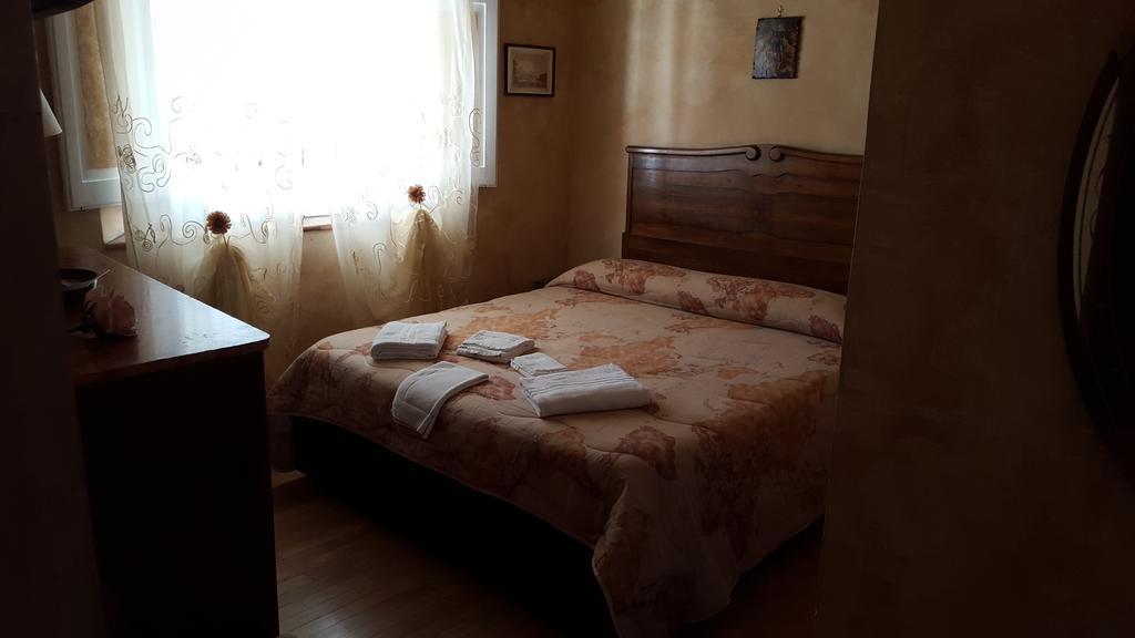 نابولي B&B Carolina Plebiscito R. المظهر الخارجي الصورة