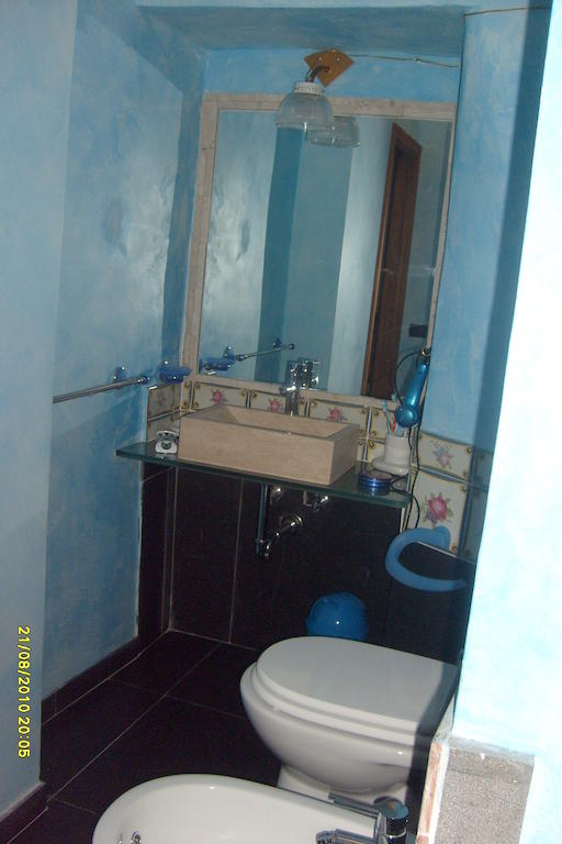 نابولي B&B Carolina Plebiscito R. الغرفة الصورة