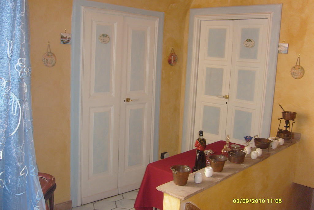 نابولي B&B Carolina Plebiscito R. المظهر الخارجي الصورة
